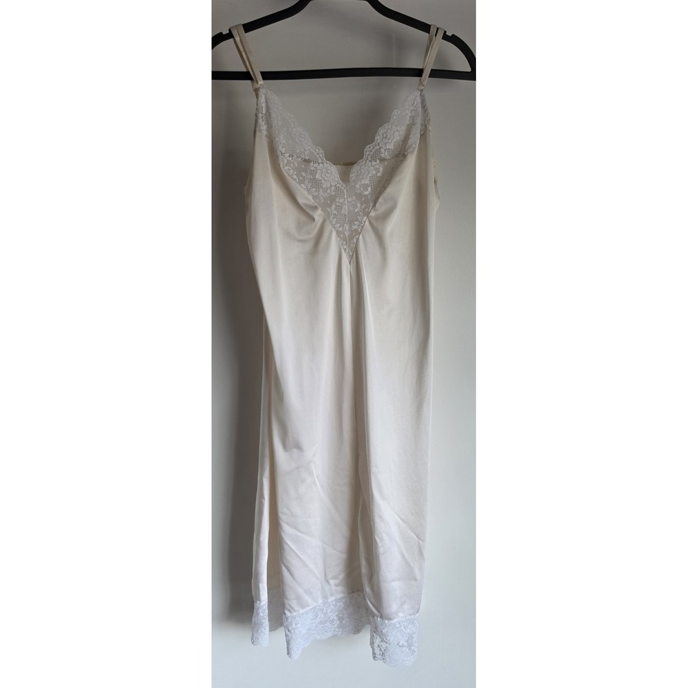 Lily of France Slip Women Beige V-Neck Sleeveless Vintage Half Dress